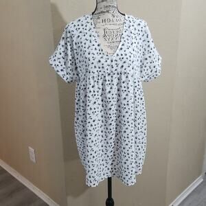 WHITE birch‎ floral top size medium
